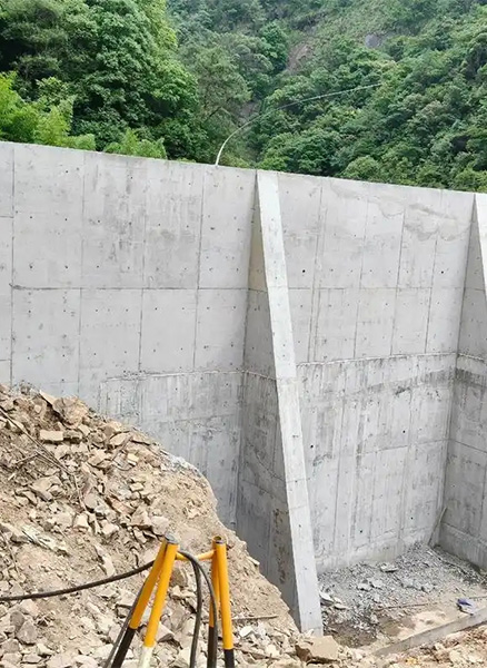 淮南潘集区重力式挡土墙